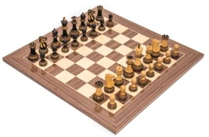 Staunton Art Chessmen with Two Extra Queens & Master Chessboard from Spain - Picture 1 of 3