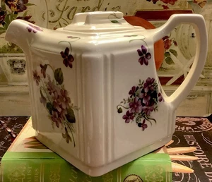 KERNEWEK~Vintage eckige Teekanne~Cornwall England~lila/lavendel Stiefmütterchen Motiv~ - Bild 1 von 11
