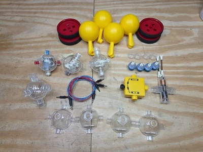 Vintage 1978 Capsela Motorized Science Building Set Lot  Free Shipping  - Image 1 of 4