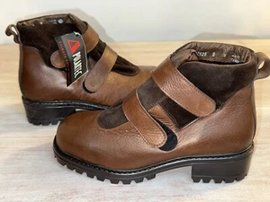 LL BEAN 9 W BROWN PEBBLED LEATHER LINED ANKLE BOOTS BOOTIE HOOK LOOP STRAPS New - Picture 1 of 6