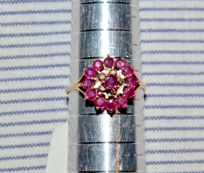 SIGNED Vtg NATURAL RUBY DIAMOND 2.4g SOLID 10K GOLD BALLERINA CLUSTER RING 7.25 - Image 1 of 4