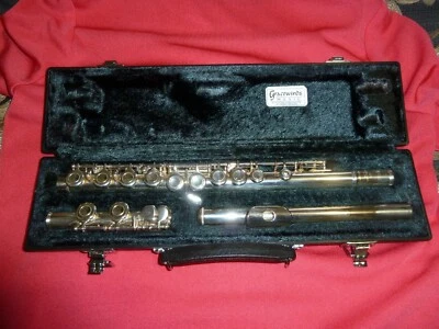 Rare clean 221 student Yamaha flute - Image 1 of 4