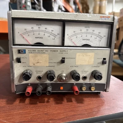 Fonte de alimentação HP 6228B dupla DC - 0-50V, 0-1A - Imagem 1 de 3