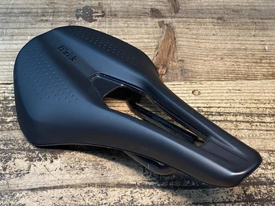 Sillín Fizik TEMPO ARGO R1 negro carbono rieles estabilidad comodidad 203 g raro Foto 1 de 4