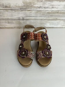 EUC!!L'ARTISTE LILA BLUMENBESETZTE LEDER KNÖCHELRIEMEN KEILABSATZ SANDALEN*37 6,5-7 - Bild 1 von 8
