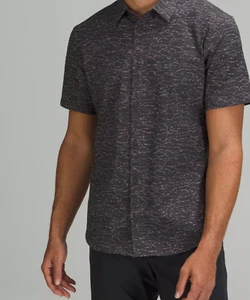 Lululemon Men's Airing Easy Short Sleeve Shirt Ventlight Mesh - Size Medium - Picture 1 of 16