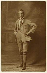 WELL DRESSED GENTLEMAN WEARING KNICKERS AND SPORTING A DISHEVELED CASUAL LOOK - Picture 1 of 4