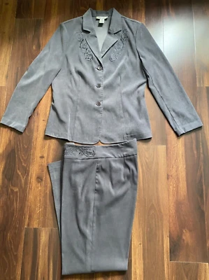 Traje pantalón para mujer Dressbarn gris 2 piezas bordado talla M Foto 1 de 4
