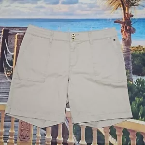 Tommy Hilfiger Chino Shorts Size 6 NWT - Picture 1 of 5