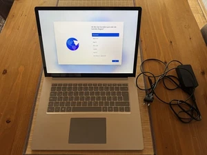 Microsoft Surface Book 3 15 Zoll 256GB SSD, Intel Core i7-1065G7, 16GB, Touch - Bild 1 von 11