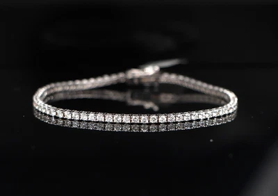 Juego de brazalete de tenis de 4 puntas con diamantes redondos de 3,24 quilates de oro blanco de 14 k de $7,720 Foto 1 de 4