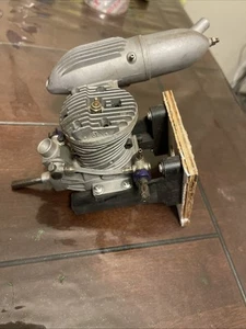 Evolution 61 2-Stroke Glow Engine for RC Airplanes With Motor Mounts - Picture 1 of 8