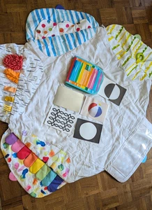 LOVEVERY Lot 2: The PLAY GYM & SOFT BOOK "The Looker" mit 5 Karten (328/5) - Bild 1 von 13