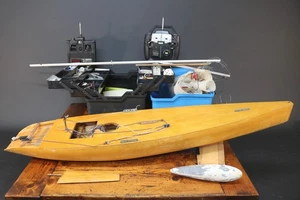 Antiguo Marblehead RC Modelo Yate 1 Mt Casco Madera Velas y Caja de Piezas - Imagen 1 de 24