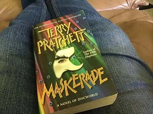Maskerade Mass Market Paperbound Terry Pratchett (K) - Picture 1 of 2