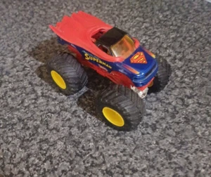 Monster Jam Superman DC Monster Truck escala 1:64 diecast raro Hot Wheels - Imagen 1 de 6