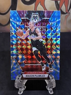 2022-23 Panini Mosaic Mason Plumlee 134 Reactive Blue Prizm Los Angeles Clipper - Image 1 of 3