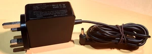 AC/DC-Netzteil: 240 V UK 3-Pin-Stecker; Ausgang 45 W, 20 V, 2,25 A Klinke 4 mm Durchmesser Ladegerät - Bild 1 von 6