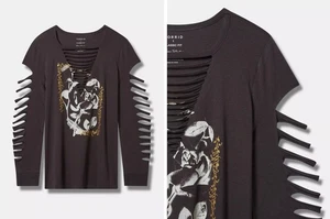 Neu mit Etikett Torrid Damen-T-Shirt Übergröße 3 Rosen klassische Passform schwarz geschlitzt 3X - Bild 1 von 3