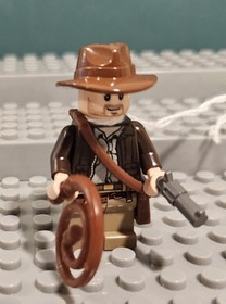 LEGO MINIFIGURE- Indiana Jones Iaj001.     Lot12