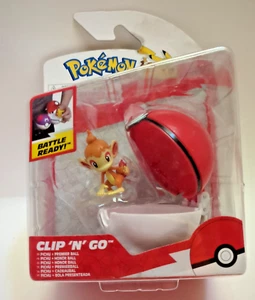 NUOVO Pokemon Pichu e Poke ball pronto per la battaglia con figure Pokemon clip e vai - Foto 1 di 13