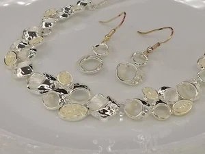 NEU Rechteck Grau Weiß Print Choker Halskette Ohrstecker Set Schmuck K86 - Bild 1 von 4