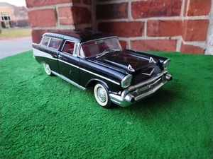 1957 CHEVROLET BLACK 1/18 92088 - Picture 1 of 8