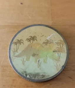 Pegatina holograma de latón Triceratops vintage de los años 90 Slammer Pogs 1,5 pulgadas retro divertido  - Imagen 1 de 4