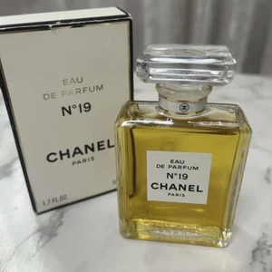 CHANEL No 19 Eau de Parfum/Perfume 50ml / 1.7oz Unused SS1 - Picture 1 of 6