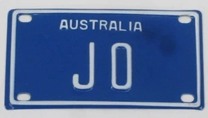 JO NOVELTY NAME MINI TIN AUSTRALIAN LICENSE NUMBER PLATE - Foto 1 di 1