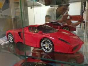 Enzo Ferrari Granturismo DeAGOSTINI 2000 Scala 1/10 completo metallo plastica - Foto 1 di 12