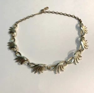 Coro Vintage Necklace Gold Tone Fan Palm Leaf Flat Chain Hook Clasp 16" - Picture 1 of 8