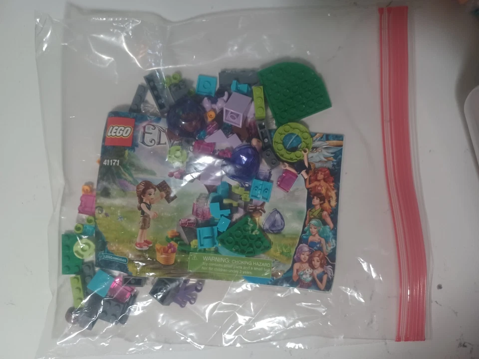 Lego Elves: Emily Jones & the Baby Wind Dragon (41171) - Imagem 1 de 1