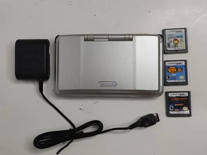 Nintendo DS NTR-001 Bundle - Picture 1 of 17