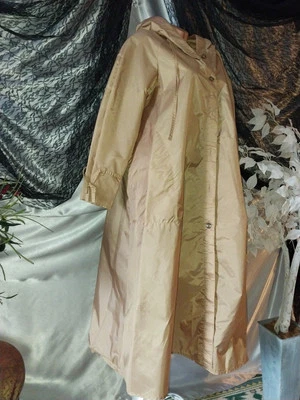 VINTAGE Capa de Chuva com Capuz Nylon Sedoso Farfalhar Brilhante NOVO TAMANHO 12 BRAÇOS PREGAS ESCASSOS 42" - Imagem 1 de 4