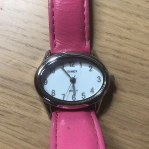 Timex Damenuhr. Rosa Lederarmband guter Zustand kostenloser UK-Versand. - Bild 1 von 6
