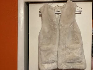 M3-Zara Girls Vest Faux Fur Outerwear Collection Ivory Sz 11-12 Winter Holiday - Picture 1 of 4