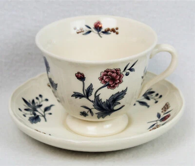 Wedgwood Williamsburg Potpourri Vintage One Cup and Saucer Set Made in England - Image 1 of 4