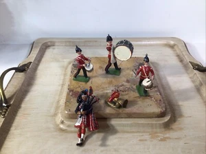 Soldatini giocattolo metallo vintage made in England ~ band che suona ~ lotto di 4 più corno extra - Foto 1 di 18