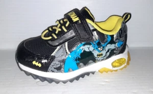DC Comics Batman Toddler Boys Light-Up Shoes Sneakers Size 7 New - Picture 1 of 11