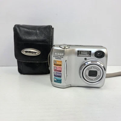 Nikon Coolpix 3200 3.2MP Digital Camera With Nikon Case - Image 1 of 4