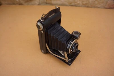 ANCIEN APPAREIL PHOTO À SOUFFLET LUMIÈRE FIDOR 6,8 - Photo 1/4