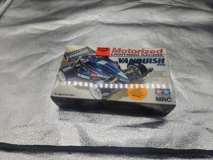RARO DE COLECCIÓN TAMIYA MRC ILUMINACIÓN MOTORIZADA CORREDOR VANQUISH JUNIOR NUEVO STOCK ANTIGUO - Imagen 1 de 5
