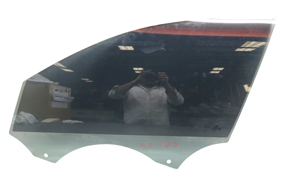 09-12 Audi A4 A4 Quattro Front Left Driver Side Door Window Auto Glass Oem - Image 1 of 4