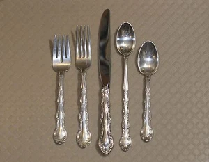 French Scroll by Alvin Sterling Silver Flatware Set 8 - 5 pc Place Settings Plus - Bild 1 von 9