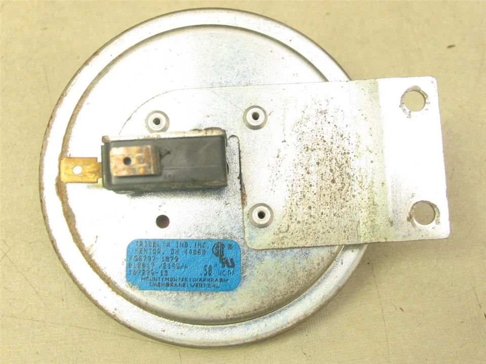 TRIDELTA FS6797-1879 Air Pressure Switch 107279-13 - Image 1 of 1