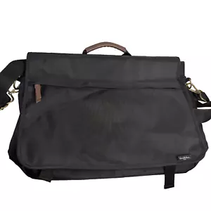 Goodfellow & Co. Bolso Mensajero Negro Resistente Nylon Cuero Vegano Usado en Excelente Condición - Imagen 1 de 15