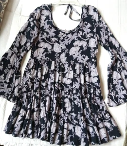 Alya from Francesca’s Collection Bell-Sleeve Tunic Blouse Purple & Black Size S - Picture 1 of 17