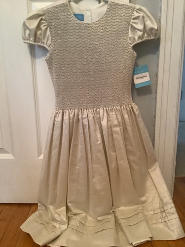 Anavini Girls Sleeveless Smocked Dress - Pastel Floral Print