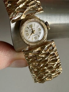 VANTAGE 17 Jewels Gold Tone Brutalist Ladies Hidden Watch - Picture 1 of 7